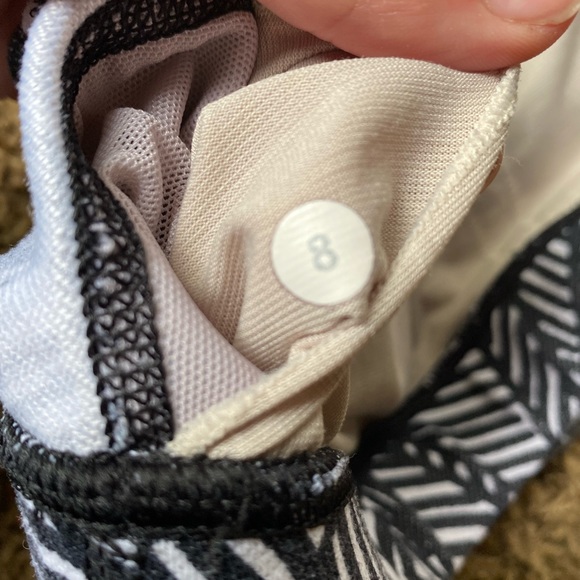 Lululemon sports bra - Picture 3 of 3